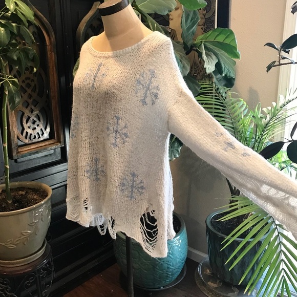 Wildfox Lennon distressed snowflake sweater - Picture 5 of 12